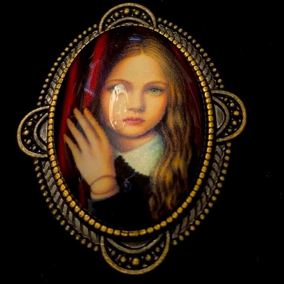 Vintage style Alice in Wonderland Oval Adjustable Ring - Picture 1 of 7